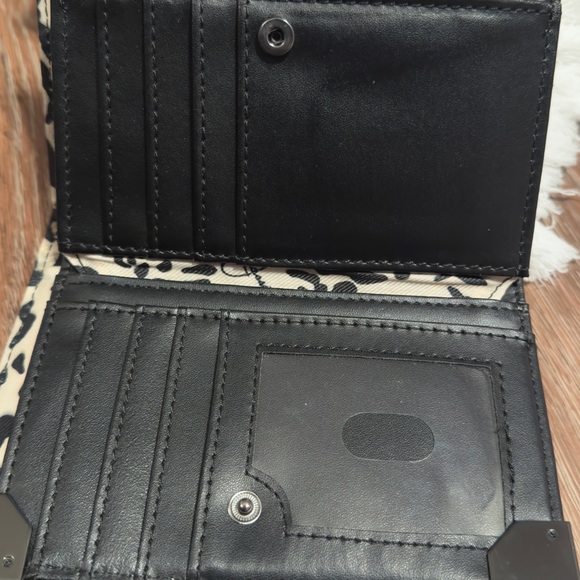 Jessica Simpson Warm Grey Wallet - Picture 3 of 4
